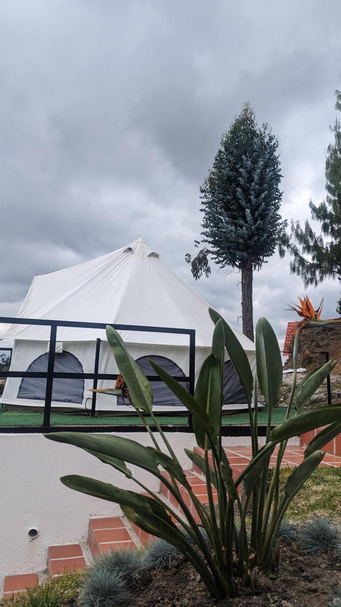 Killary Lodge & Glamping Cachanlo de Sidcay Экстерьер фото